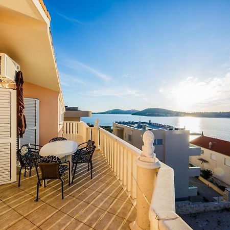 Apartamenty Z Basenem Ilja Рогозница Екстериор снимка