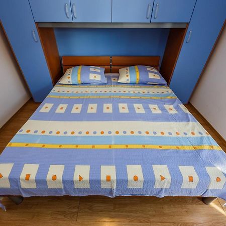 Apartamenty Z Basenem Ilja Рогозница Екстериор снимка