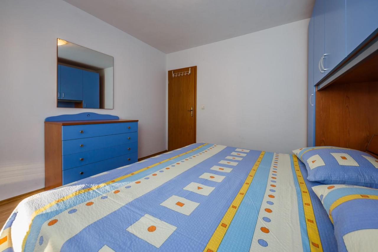 Apartamenty Z Basenem Ilja Рогозница Екстериор снимка